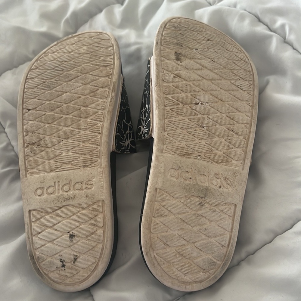 Adidas - Picture 2 of 3